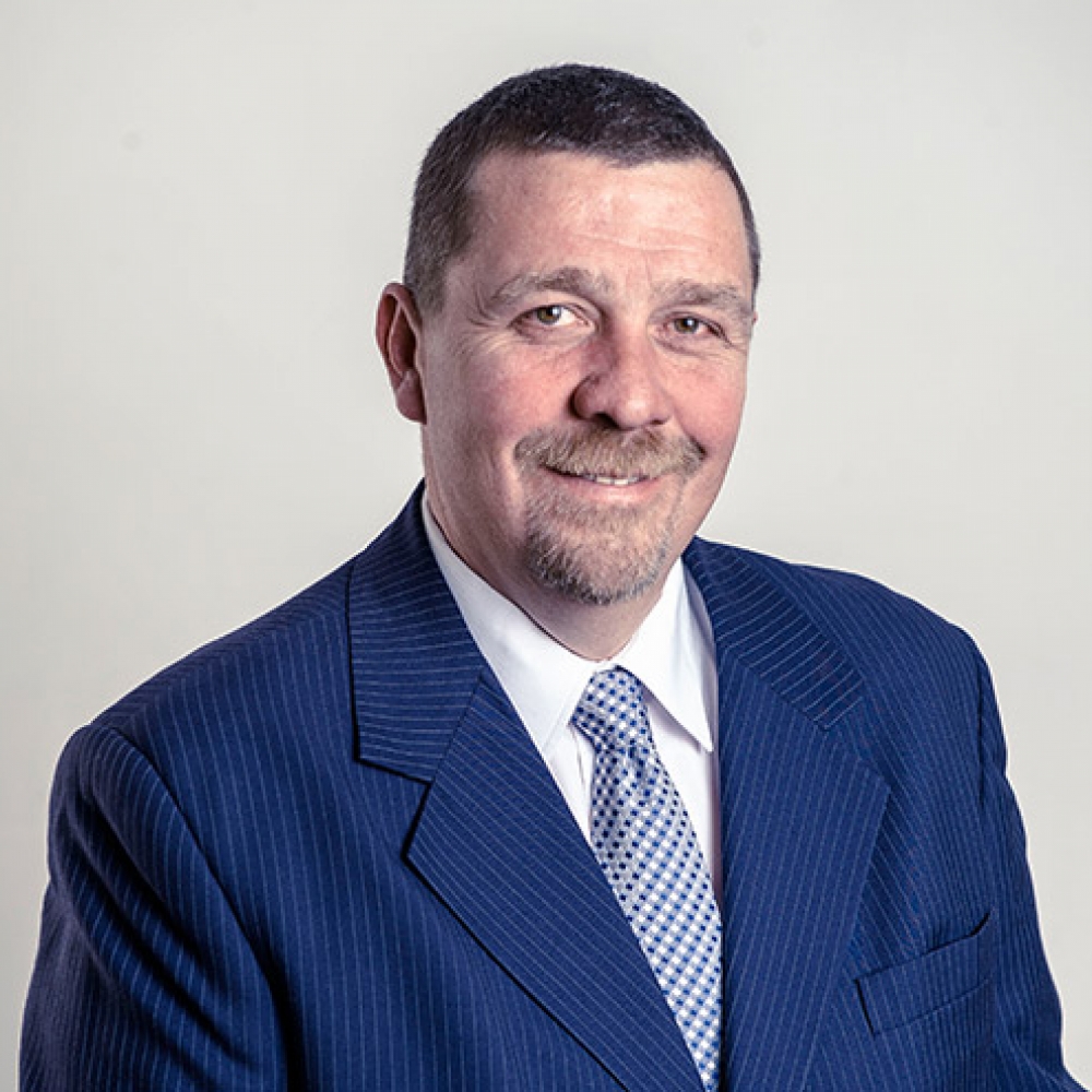 DR. RÓBERT SZEDLÁK